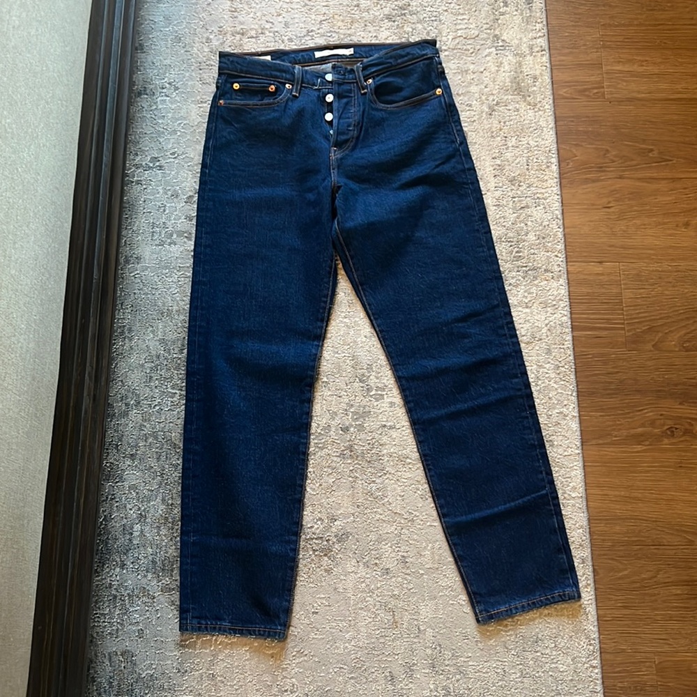 Levi’s Wedgie Size 28